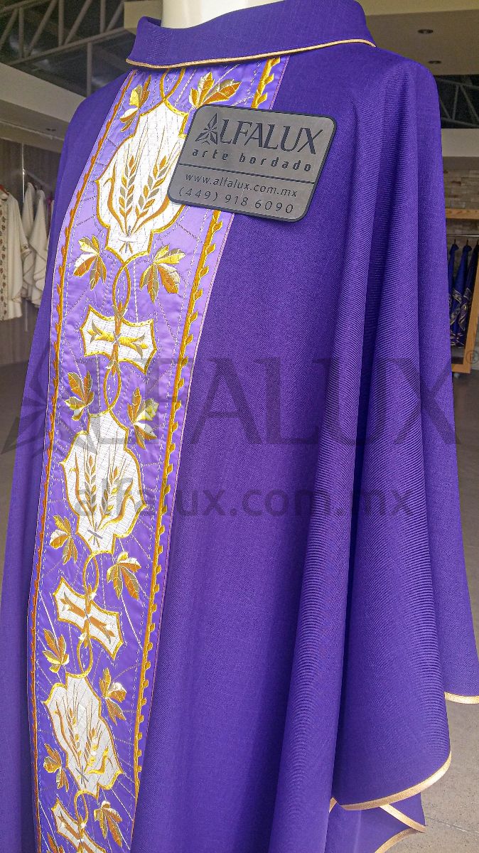 18 CORPUS Morado Central Lila 233